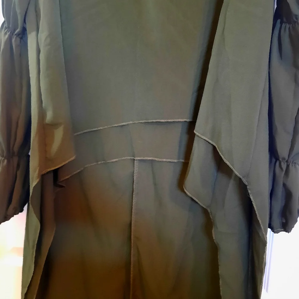 High/Low Top - Picture 3 of 3